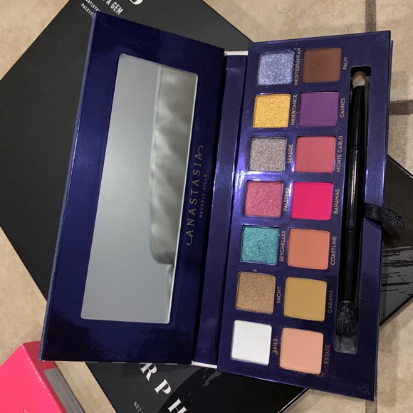 makeup bundle - Picture 2 of 8